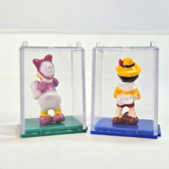 VINTAGE Yujin Mini Disney Pinocchio & Daisy Duck Dome Collectible Figures Set - Picture 2 of 4
